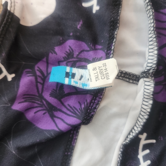 Purple and Black Patterned Leggings - Picture 2 of 3